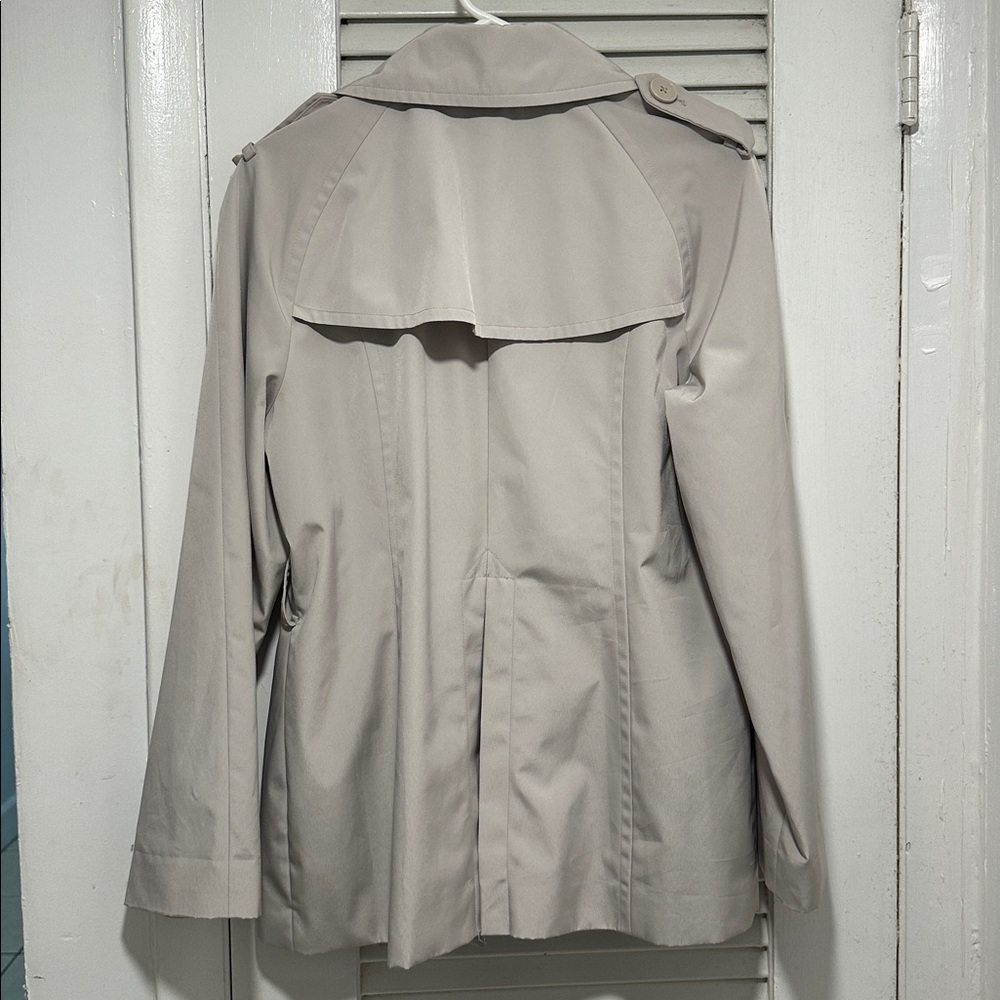 London Fog Women's Classic Beige Trench Coat - Picture 4 of 7